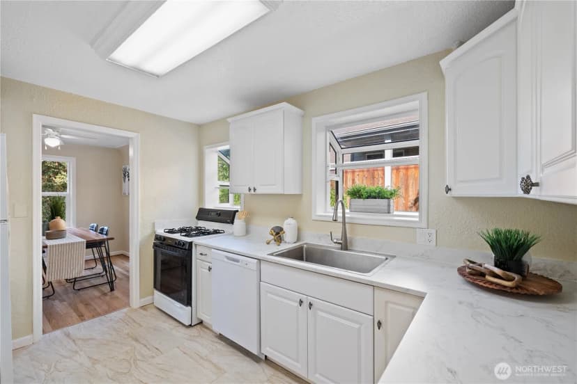 Property photo for 10130 Ne 189th Street #a, Bothell photo 12