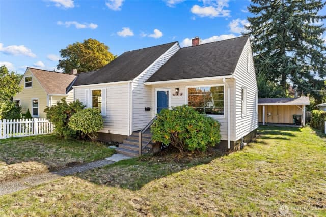 Property photo for 615 Nw 48th Street, Seattle photo 2