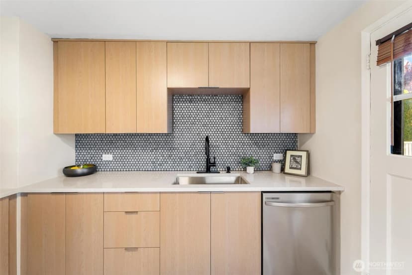Property photo for 615 Nw 48th Street, Seattle photo 10