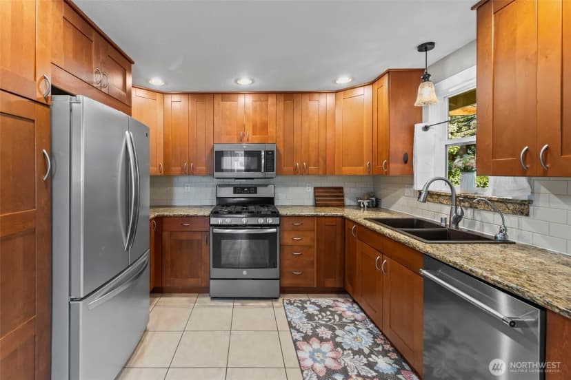 Property photo for 11621 Farwest Drive Sw, Lakewood photo 18