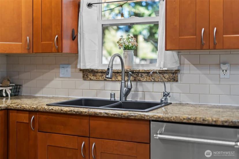 Property photo for 11621 Farwest Drive Sw, Lakewood photo 19