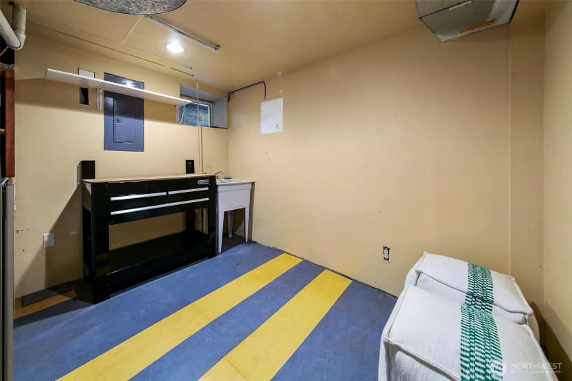Property photo for 3879 44th Avenue Ne, Seattle photo 29