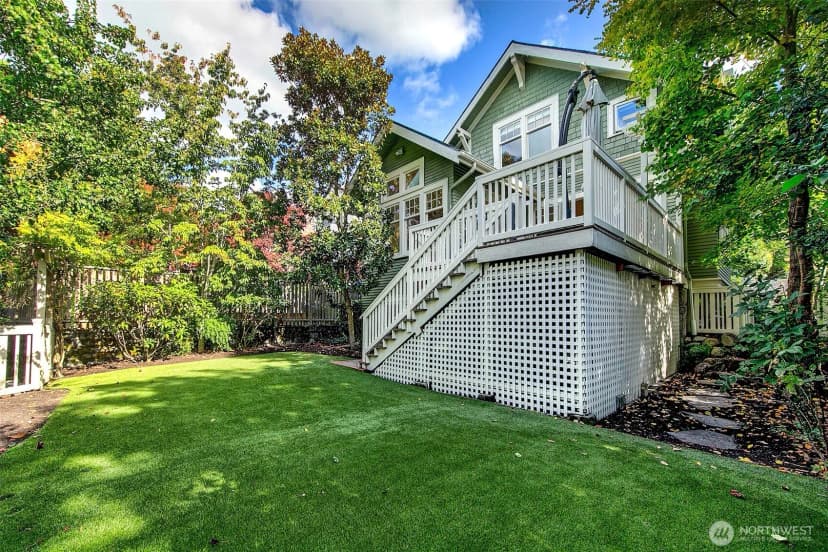 Property photo for 3879 44th Avenue Ne, Seattle photo 31