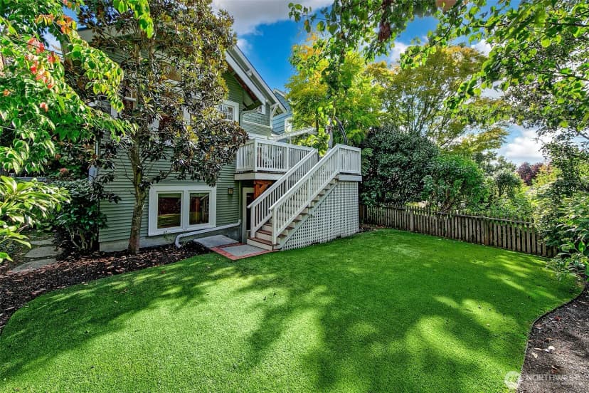 Property photo for 3879 44th Avenue Ne, Seattle photo 9