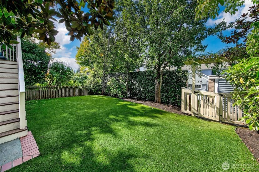 Property photo for 3879 44th Avenue Ne, Seattle photo 30