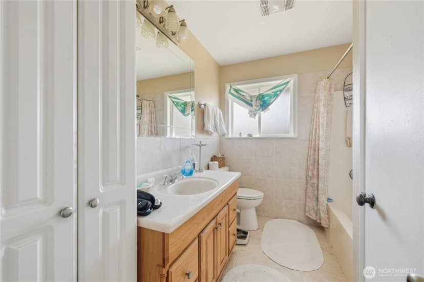 Property photo for 18640 48th Avenue W, Lynnwood photo 11