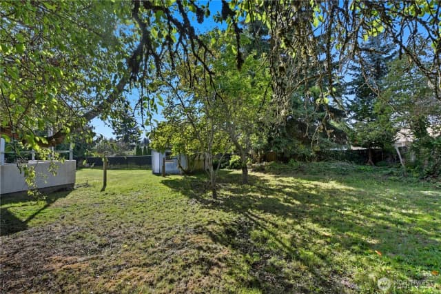 Property photo for 18640 48th Avenue W, Lynnwood photo 4