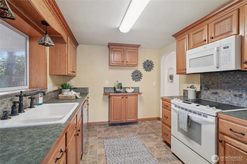 Property photo for 9315 121st Street Sw, Lakewood photo 11