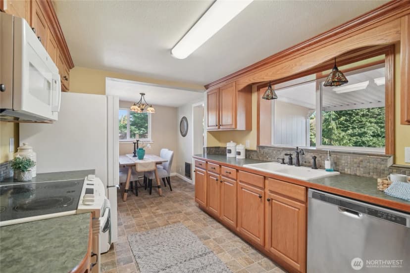 Property photo for 9315 121st Street Sw, Lakewood photo 10