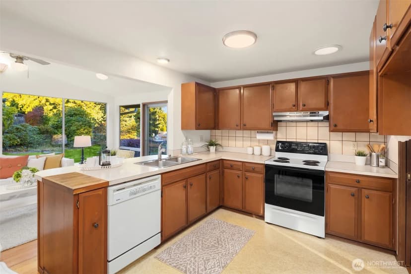Property photo for 22603 41st Place Sw, Mountlake Terrace photo 9