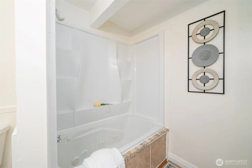 Property photo for 12244 Ne 136th Place, Kirkland photo 17