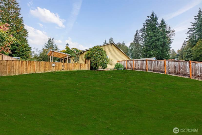 Property photo for 14201 60th Avenue Se, Everett photo 32