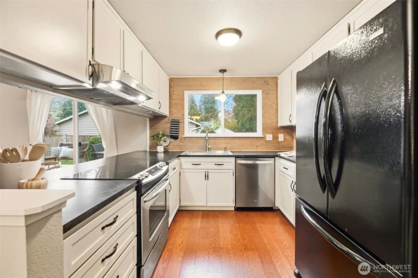 Property photo for 14201 60th Avenue Se, Everett photo 8