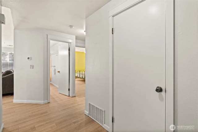 Property photo for 1218 Ne 30th St, Auburn photo 3