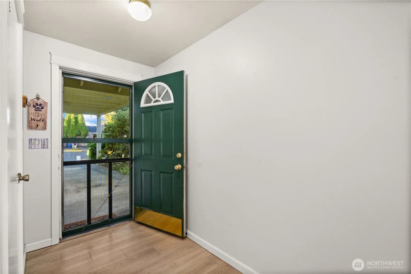 Property photo for 1218 Ne 30th St, Auburn photo 2
