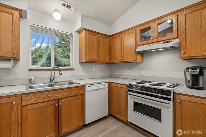 Property photo for 1218 Ne 30th St, Auburn photo 8