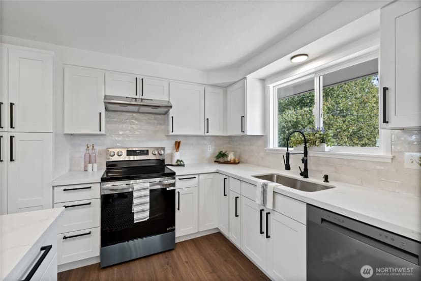 Property photo for 1605 S Highland Avenue, Tacoma photo 13