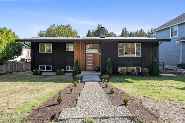 Property photo for 1605 S Highland Avenue, Tacoma photo 3