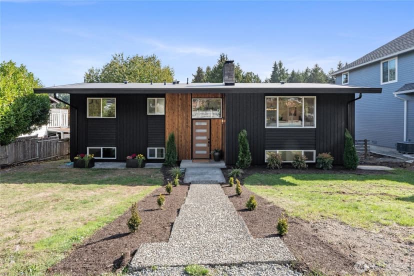 Property photo for 1605 S Highland Avenue, Tacoma photo 3