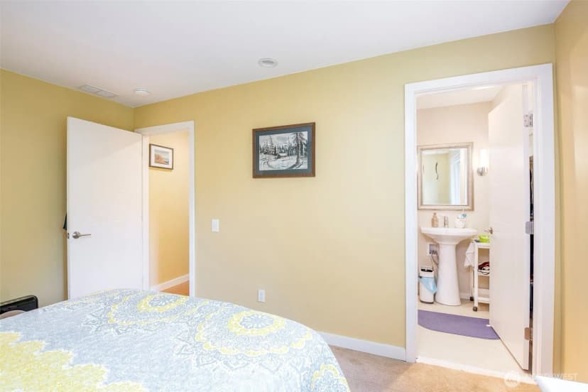 Property photo for 30402 12th Avenue Sw, Federal Way photo 16