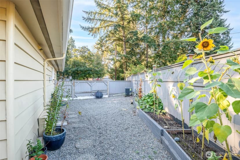 Property photo for 30402 12th Avenue Sw, Federal Way photo 29