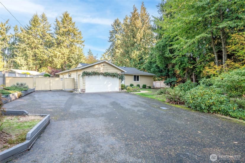 Property photo for 30402 12th Avenue Sw, Federal Way photo 33