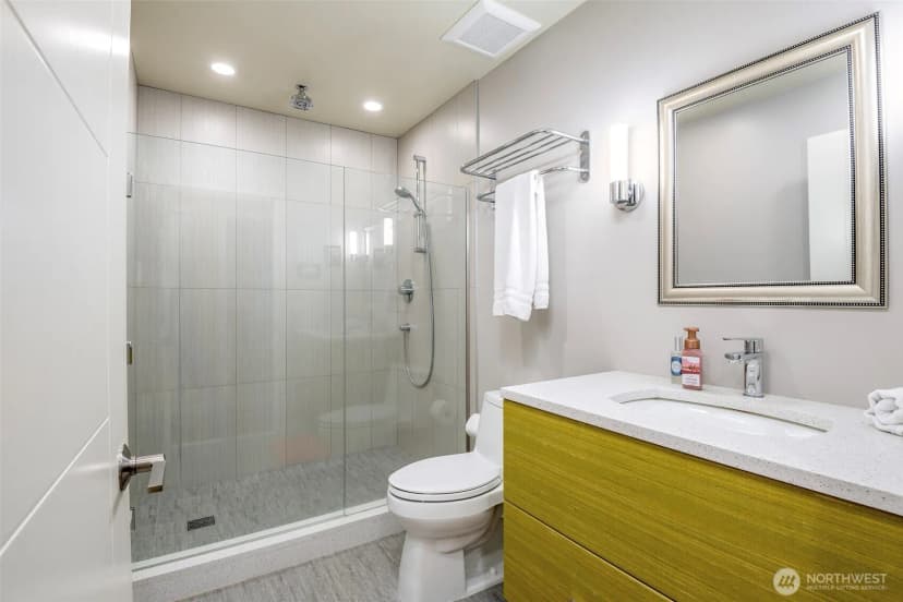 Property photo for 30402 12th Avenue Sw, Federal Way photo 21