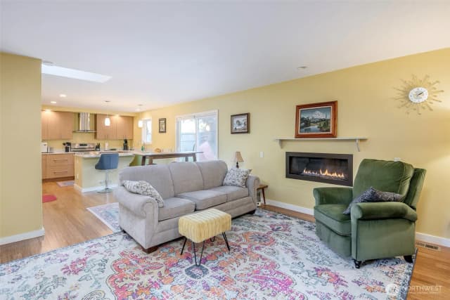 Property photo for 30402 12th Avenue Sw, Federal Way photo 5