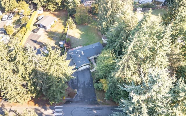 Property photo for 30402 12th Avenue Sw, Federal Way photo 3