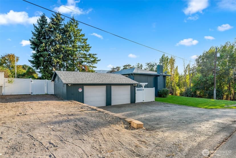 Property photo for 421 N Colorado Ave, East Wenatchee photo 3