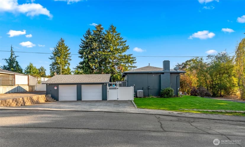 Property photo for 421 N Colorado Ave, East Wenatchee photo 4