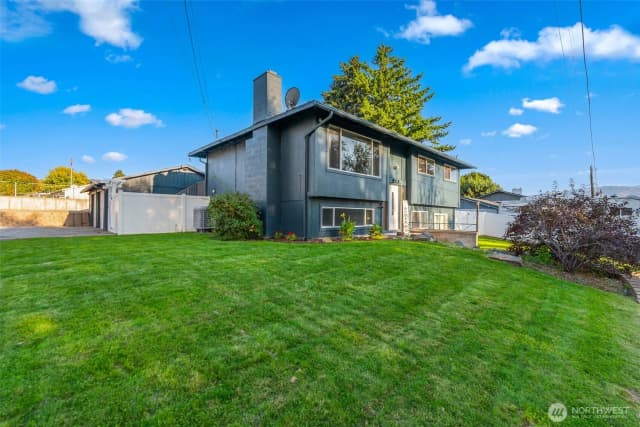 Property photo for 421 N Colorado Ave, East Wenatchee