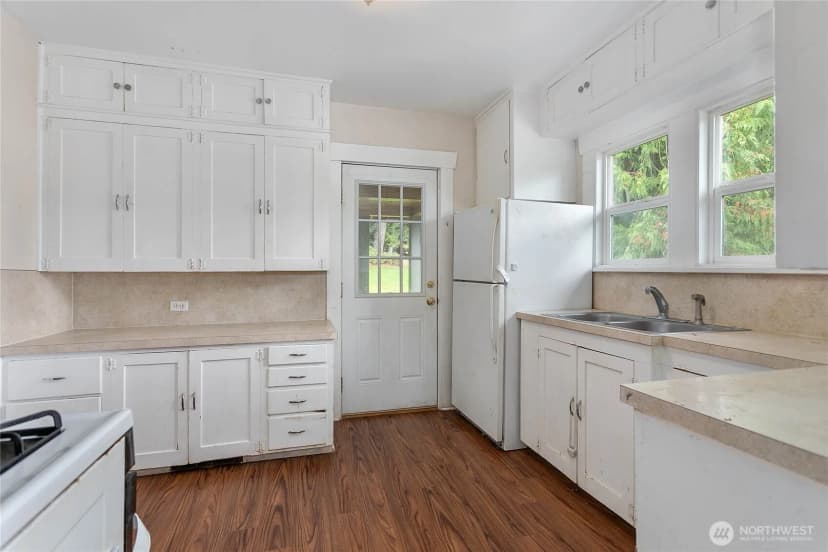 Property photo for 4640 Cable Street, Bellingham photo 11