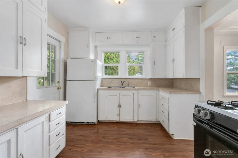 Property photo for 4640 Cable Street, Bellingham photo 12