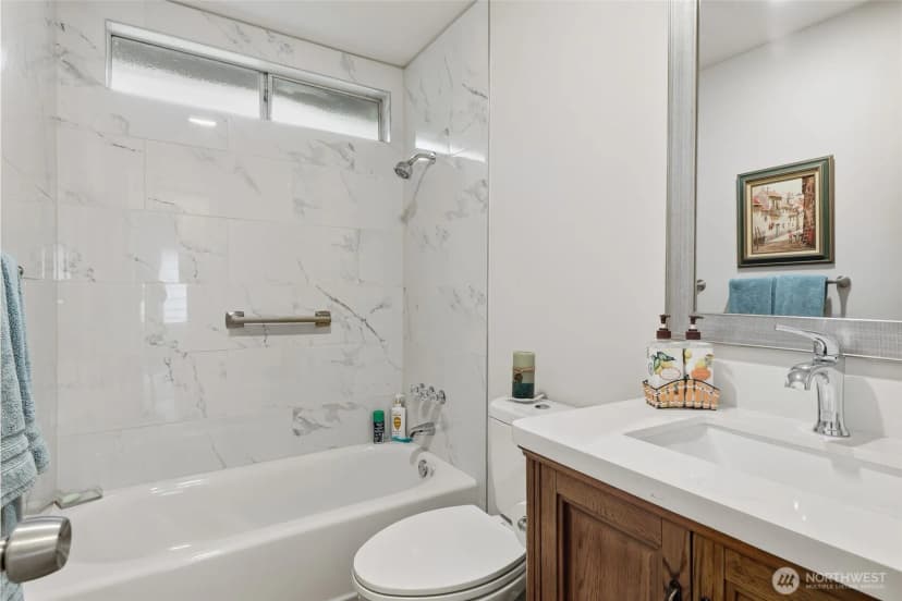 Property photo for 722 Wandering Creek Drive, Bothell photo 17