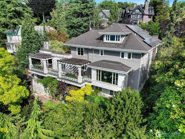 Property photo for 1065 Summit Avenue E, Seattle