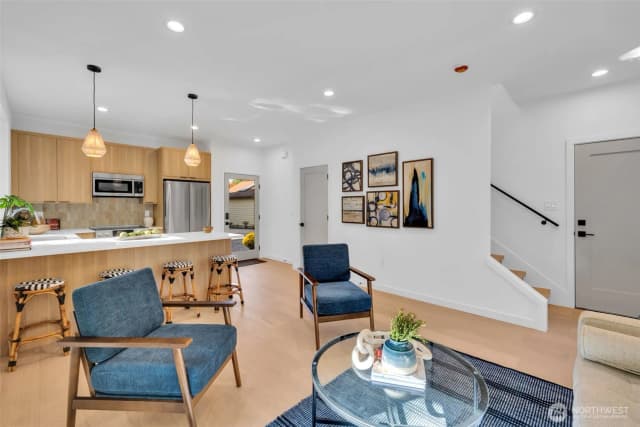 Property photo for 5638 49th Avenue Sw, Seattle photo 3