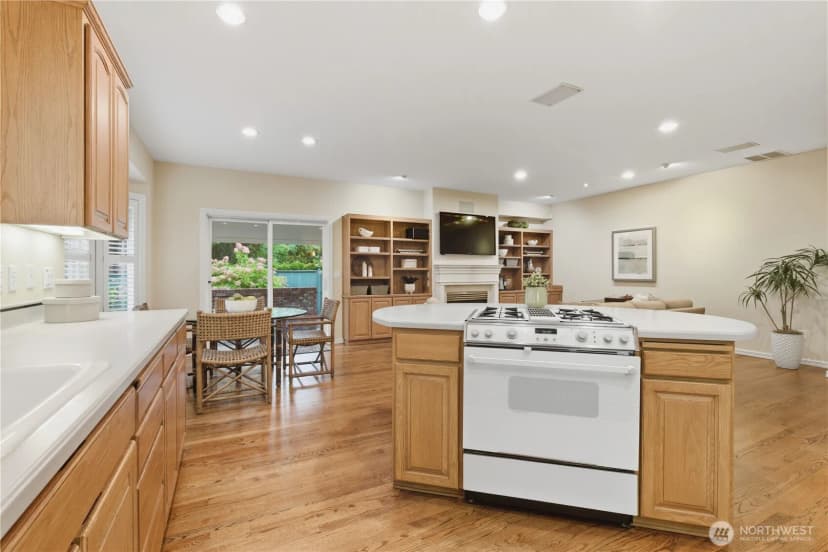 Property photo for 1428 108th Avenue Ne, Bellevue photo 26