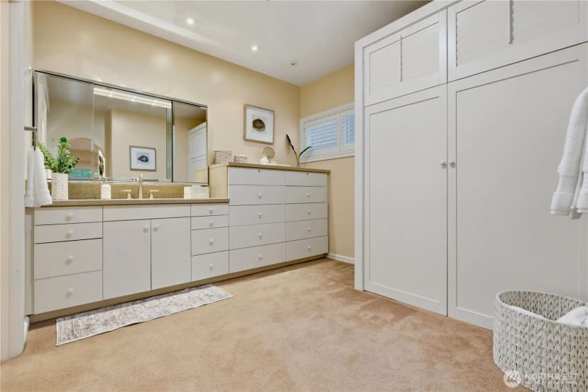 Property photo for 1428 108th Avenue Ne, Bellevue photo 18