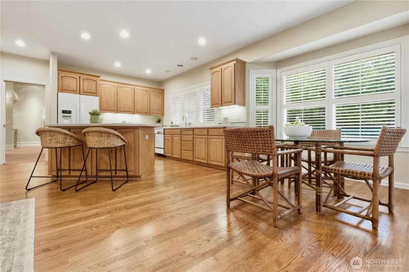 Property photo for 1428 108th Avenue Ne, Bellevue photo 32