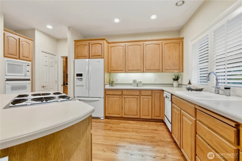 Property photo for 1428 108th Avenue Ne, Bellevue photo 23