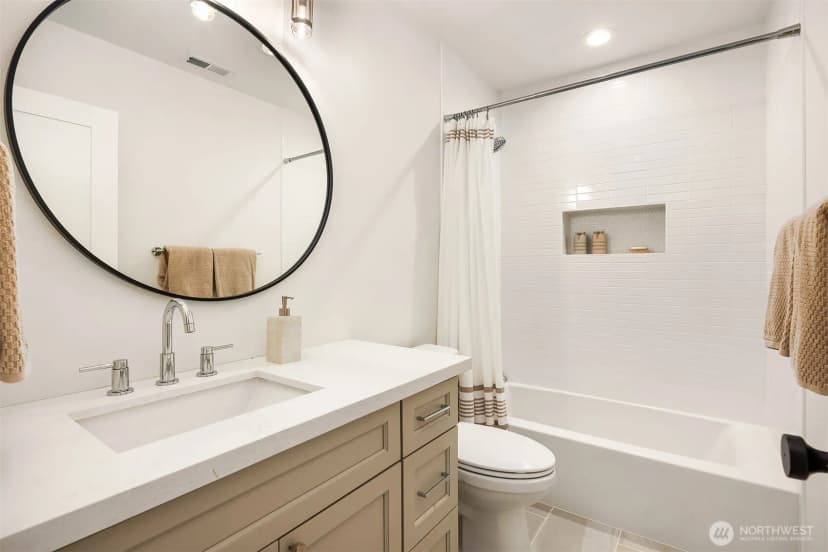 Property photo for 8902 45th Avenue Ne, Seattle photo 32