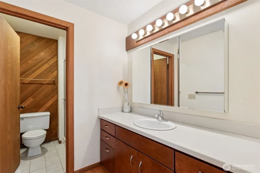 Property photo for 5019 E Mercer Way, Mercer Island photo 14
