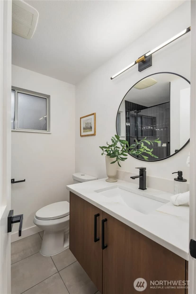 Property photo for 16802 Ne 6th Place, Bellevue photo 28