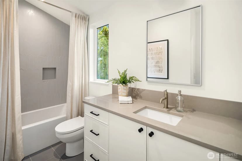Property photo for 2643 106th Avenue Ne, Bellevue photo 22