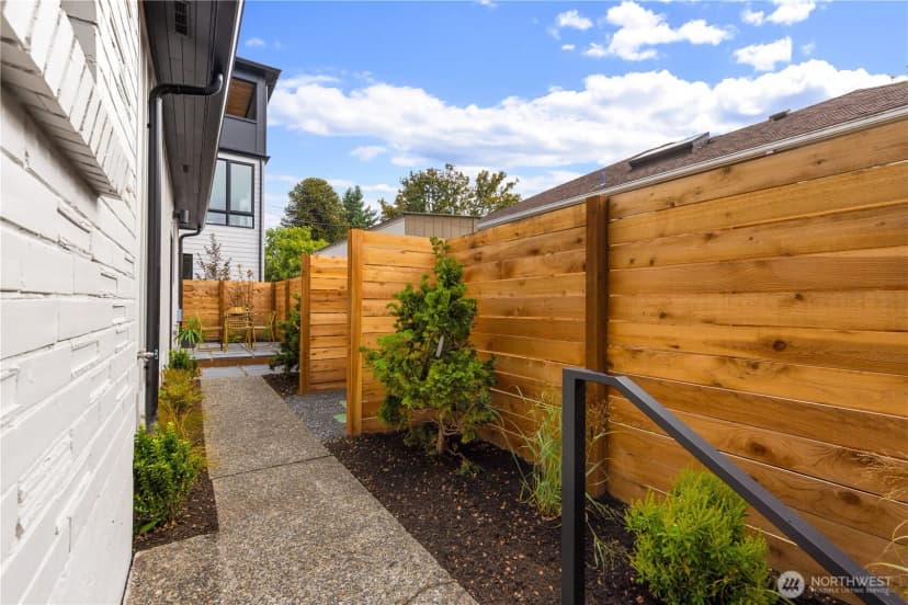 Property photo for 5946 39th Avenue Sw, Seattle photo 30