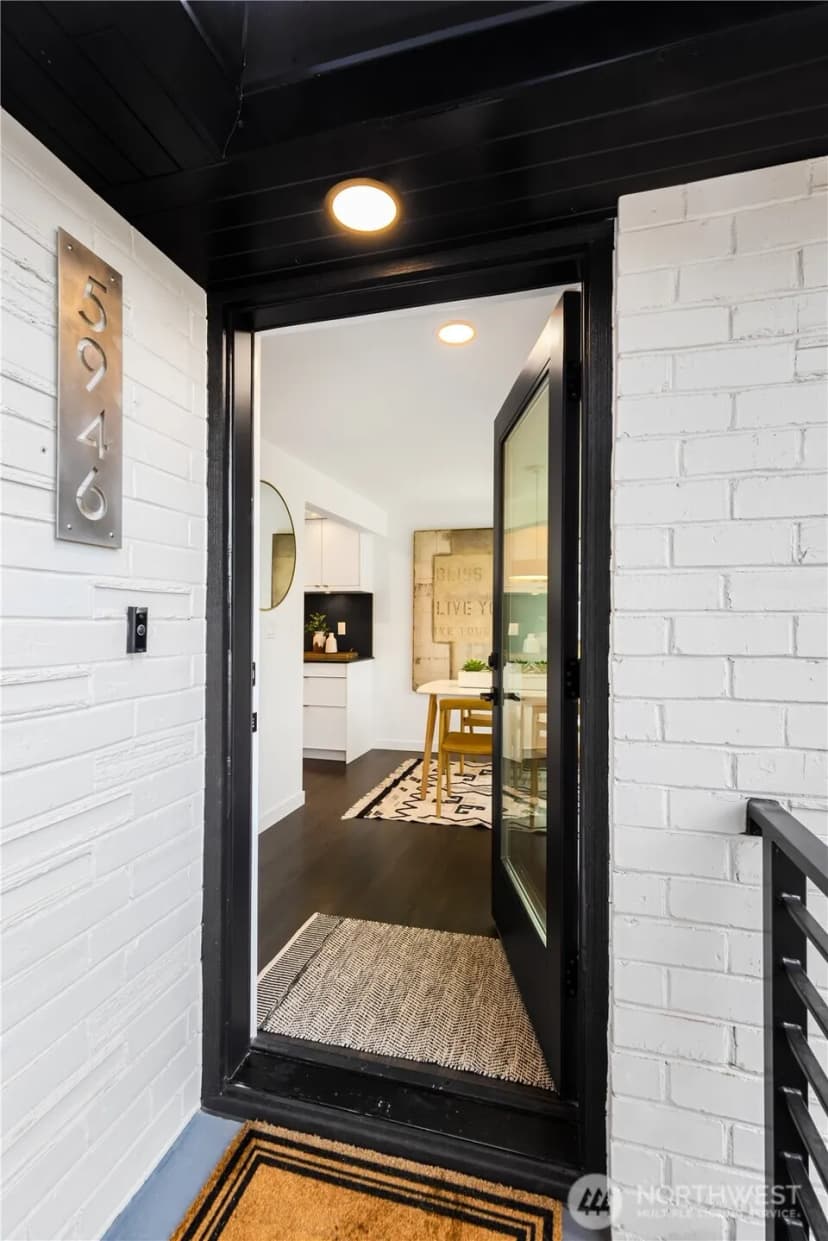 Property photo for 5946 39th Avenue Sw, Seattle photo 6