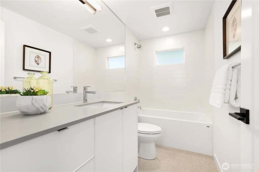 Property photo for 5946 39th Avenue Sw, Seattle photo 19