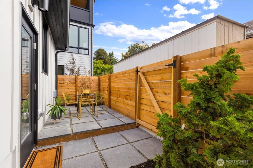 Property photo for 5946 39th Avenue Sw, Seattle photo 28