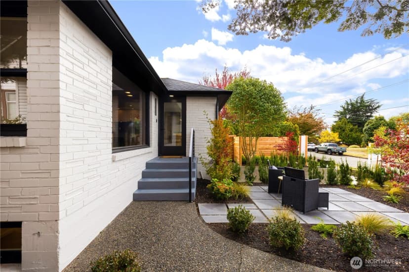 Property photo for 5946 39th Avenue Sw, Seattle photo 5